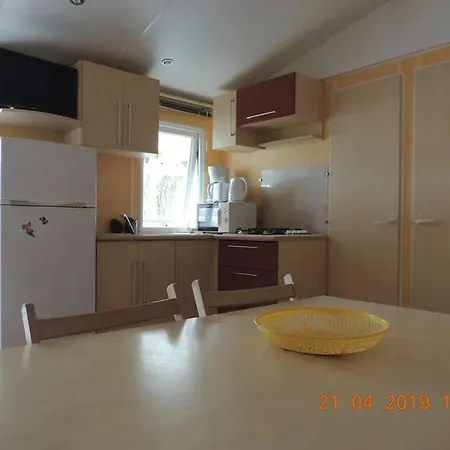 Accueillant A Avec Piscine Partagee Tatil Evi *