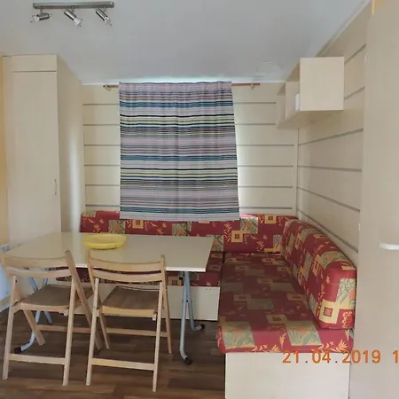 Tatil Evi Accueillant A Avec Piscine Partagee *