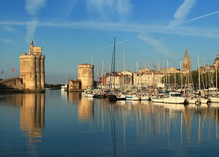 펜션 Accueillant A Avec Piscine Partagee