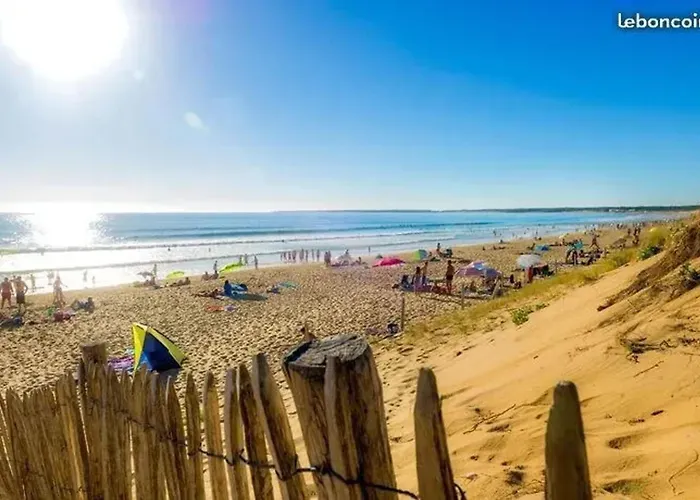 Accueillant A Avec Piscine Partagee 펜션 *