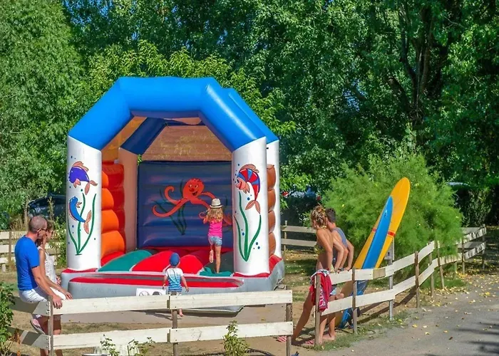 펜션 Accueillant A Avec Piscine Partagee *