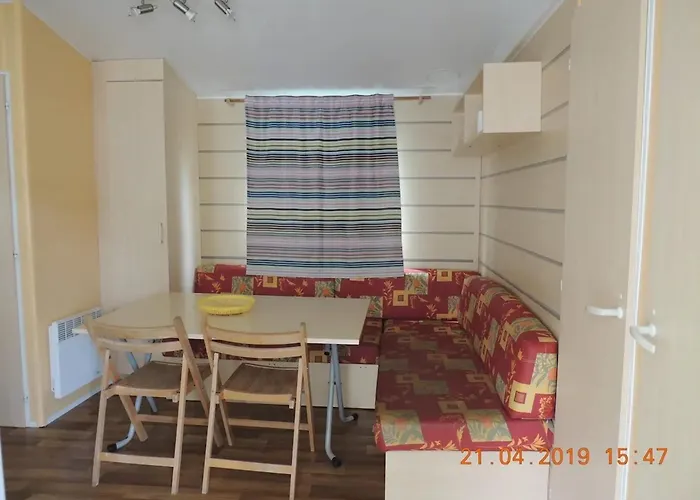 펜션 Accueillant A Avec Piscine Partagee *